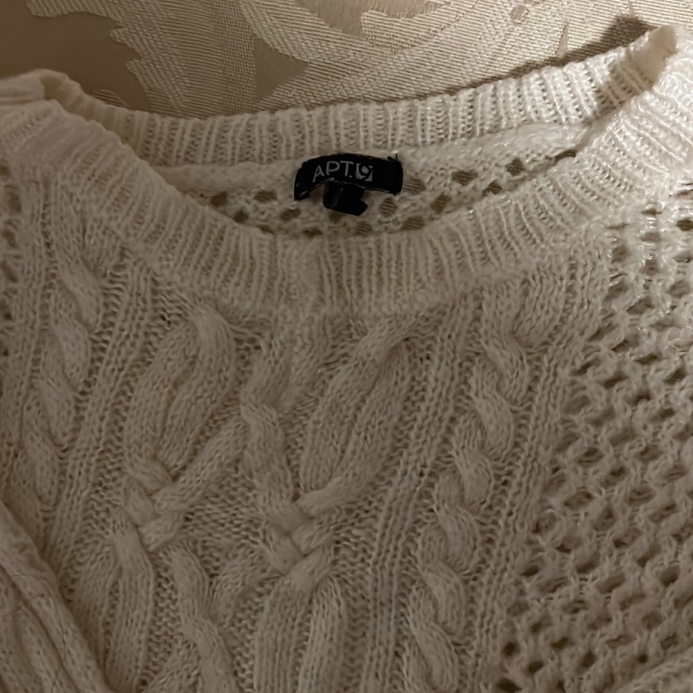 Small cream color sweater - Picture 2 of 3